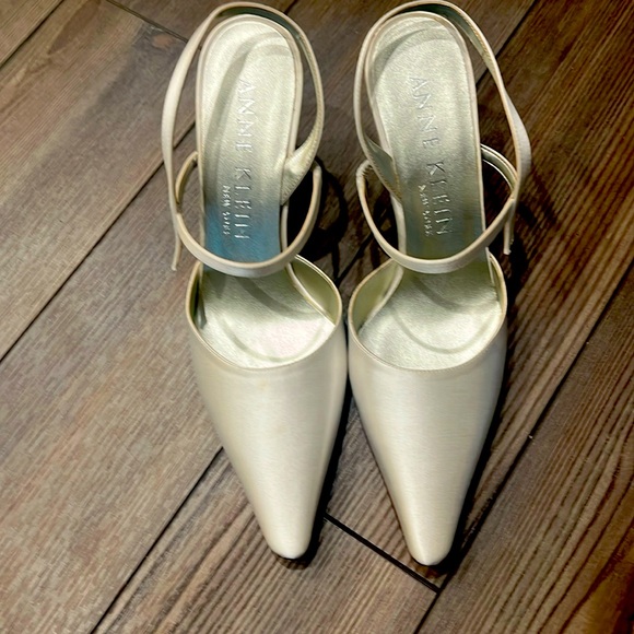 Size 8M Anne Klein Slingback Heels - Picture 1 of 9